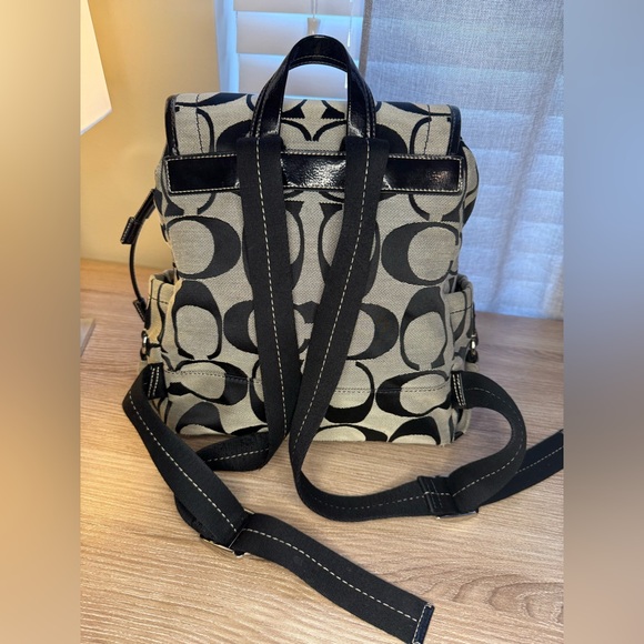 Coach Kyra Signature C Backpack no tags included - Picture 9 of 15